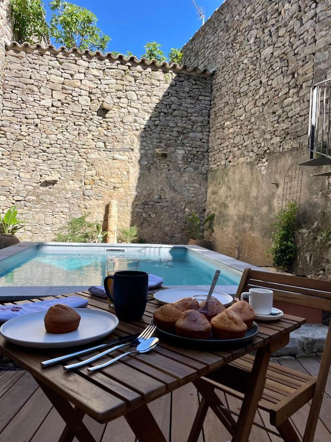 La Maison Du Puits Cesseras Bagian luar foto